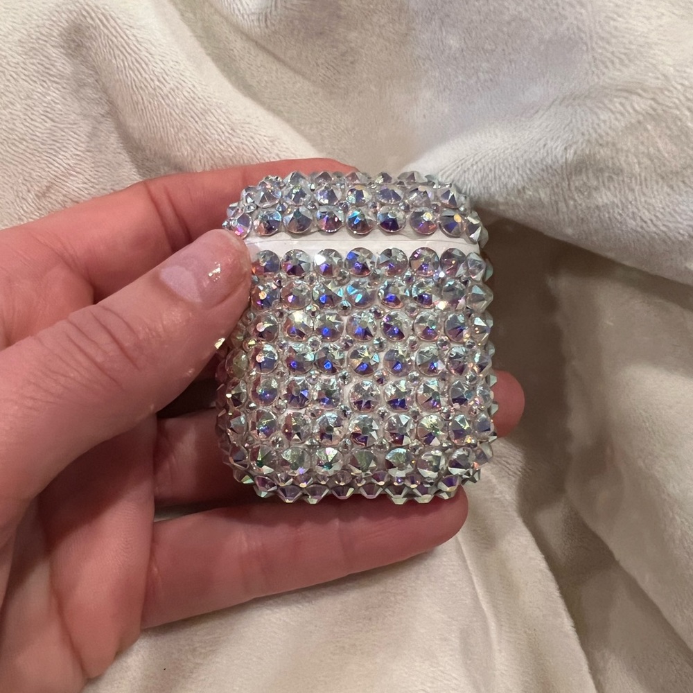 Swarovski encrusted Apple AirPod Case Gen 2 **READ WHOLE DESCRIPTION**